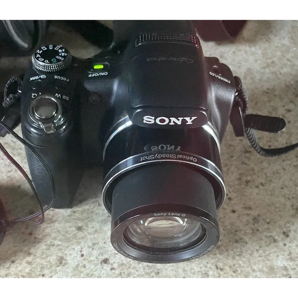 PARTS ONLY ‼️ SONY CYBERSHOT DSC-HX1‎ DIGITAL CAMERA 9.1 MEGAPIXEL 20 ZOOM READ